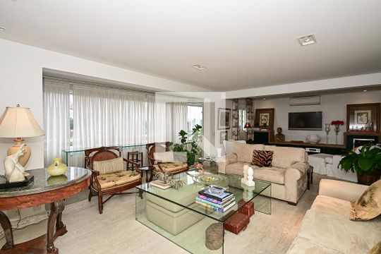 Sala de apartamento para alugar com 3 quartos, 182m² em Real Parque, São Paulo
