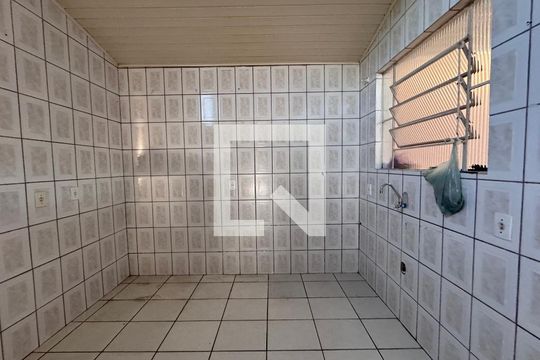 Casa à venda com 2 quartos, 80m² em Scharlau, São Leopoldo