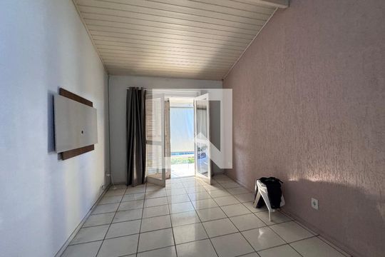 Casa à venda com 2 quartos, 80m² em Scharlau, São Leopoldo