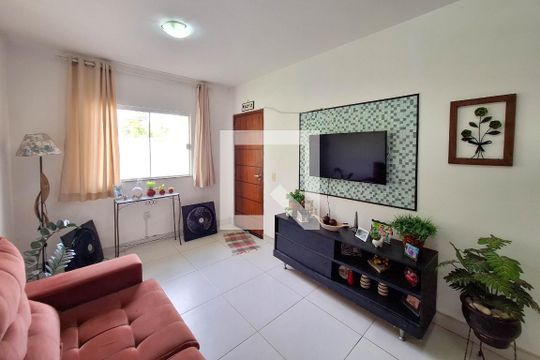 Sala de casa à venda com 3 quartos, 360m² em Itaipu, Niterói