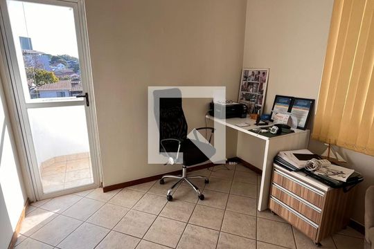 Quarto 02 de apartamento à venda com 2 quartos, 115m² em Itapoã, Belo Horizonte