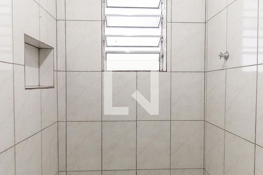Banheiro de casa à venda com 2 quartos, 45m² em Parque Savoi City, São Paulo