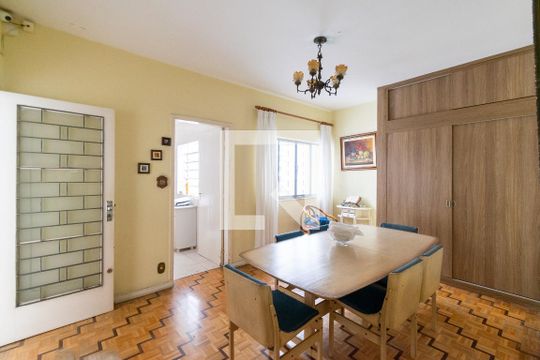 Casa para alugar com 3 quartos, 200m² em Jardim Prudência, São Paulo