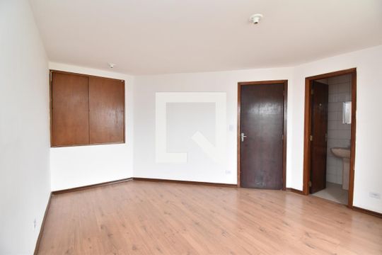 Suíte  de casa para alugar com 3 quartos, 130m² em Boa Vista, Curitiba