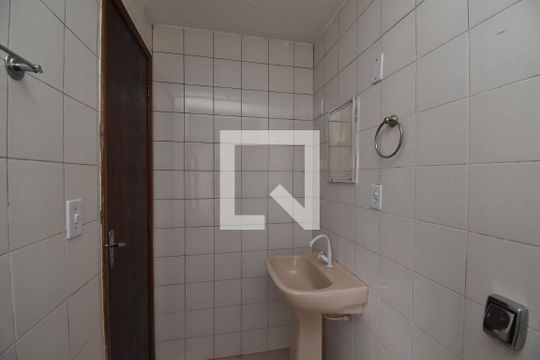 Banheiro da Suíte de casa para alugar com 3 quartos, 130m² em Boa Vista, Curitiba