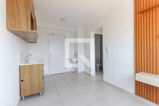 Sala - Cozinha de apartamento para alugar com 2 quartos, 33m² em Fazenda Aricanduva, São Paulo