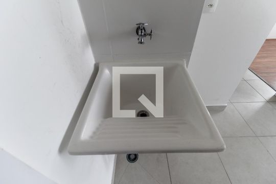 Sala - Cozinha de apartamento para alugar com 2 quartos, 33m² em Fazenda Aricanduva, São Paulo