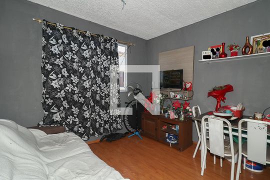 Sala de apartamento à venda com 2 quartos, 42m² em Rubem Berta, Porto Alegre