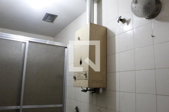 Banheiro de serviço de casa para alugar com 6 quartos, 540m² em Anil, Rio de Janeiro