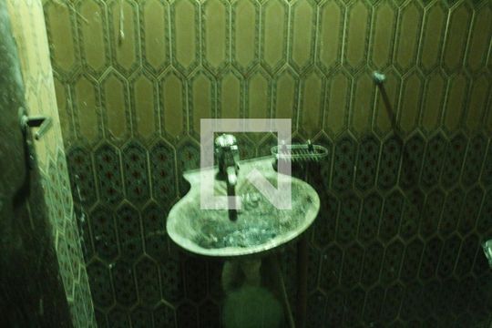 Lavabo de casa para alugar com 6 quartos, 540m² em Anil, Rio de Janeiro