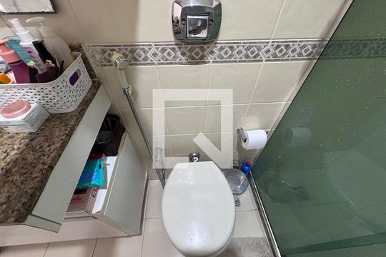 Suíte 1 - Banheiro de casa de condomínio à venda com 4 quartos, 116m² em Vargem Pequena, Rio de Janeiro