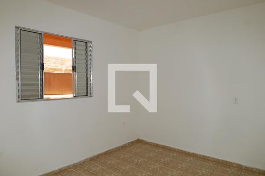 Quarto 2 de casa para alugar com 2 quartos, 60m² em Vila Carmosina, São Paulo