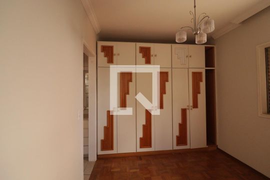 Quarto de apartamento à venda com 2 quartos, 130m² em Vila Pirapora, Jundiaí