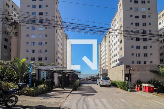 Fachada de apartamento à venda com 2 quartos, 40m² em Jardim do Lago, Osasco