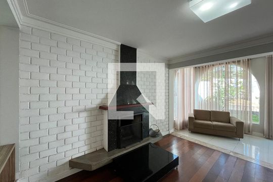 Sala de casa de condomínio para alugar com 5 quartos, 915m² em Jardim Sao Paulo Ii, Cotia