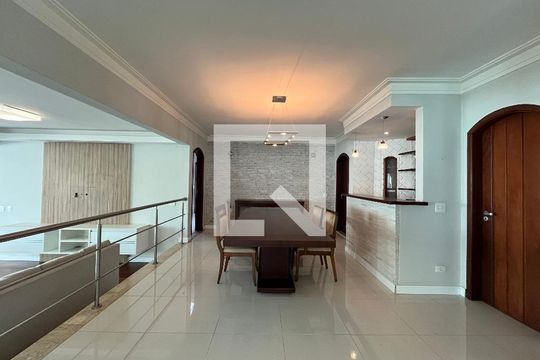 Sala de casa de condomínio para alugar com 5 quartos, 915m² em Jardim Sao Paulo Ii, Cotia
