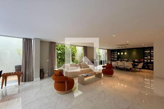 Sala  de casa de condomínio à venda com 3 quartos, 600m² em Granja Julieta, São Paulo