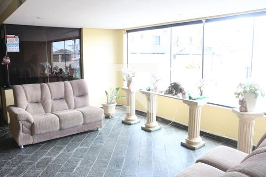 Hall social de apartamento para alugar com 2 quartos, 61m² em Nova Gerti, São Caetano do Sul