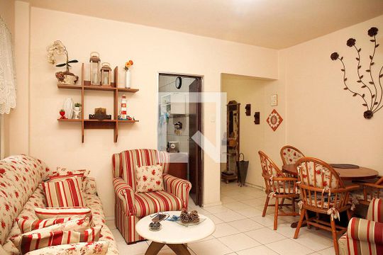 Sala de apartamento à venda com 3 quartos, 100m² em Cidade Baixa, Porto Alegre