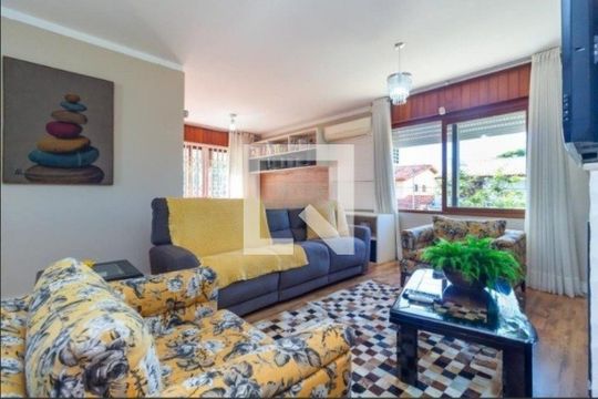 Sala de casa para alugar com 3 quartos, 380m² em Guarujá, Porto Alegre