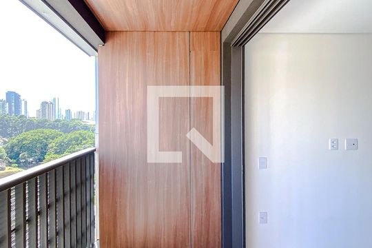 Varanda de kitnet/studio à venda com 1 quarto, 25m² em Vila Regente Feijó, São Paulo