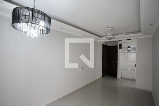 Sala de apartamento para alugar com 2 quartos, 52m² em Taquara, Rio de Janeiro