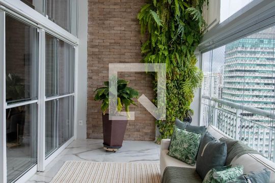 Apartamento à venda com 4 quartos, 238m² em Vila Suzana, São Paulo