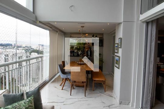 Apartamento à venda com 4 quartos, 238m² em Vila Suzana, São Paulo