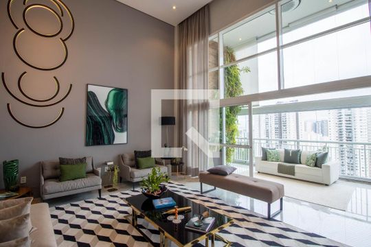 Apartamento à venda com 4 quartos, 238m² em Vila Suzana, São Paulo