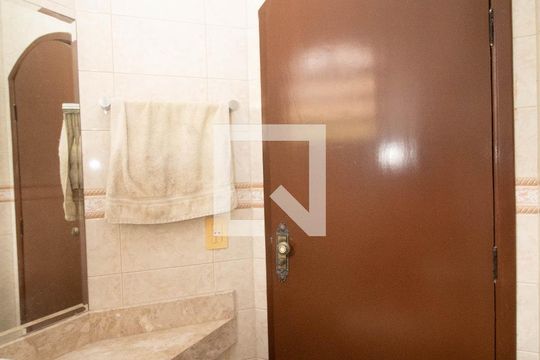 Banheiro 1 de casa à venda com 4 quartos, 650m² em Parque Continental Ii, Guarulhos