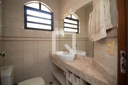 Banheiro 1 de casa à venda com 4 quartos, 650m² em Parque Continental Ii, Guarulhos