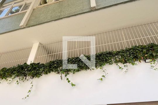 Fachada de apartamento para alugar com 2 quartos, 90m² em Grajaú, Rio de Janeiro