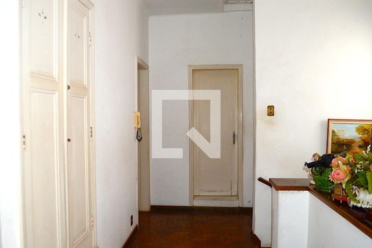 Corredor de casa à venda com 4 quartos, 300m² em Renascença, Belo Horizonte