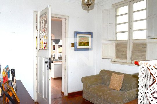 Sala 1 de casa à venda com 4 quartos, 300m² em Renascença, Belo Horizonte