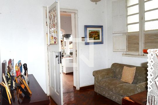 Sala 1 de casa à venda com 4 quartos, 300m² em Renascença, Belo Horizonte