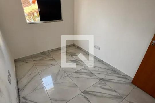 Quarto de casa para alugar com 3 quartos, 105m² em Sinimbu, Belo Horizonte