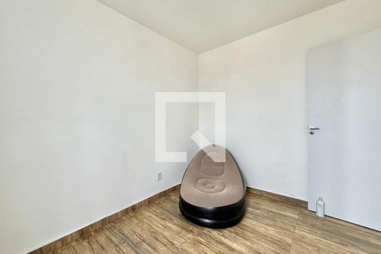 Quarto 1 de apartamento à venda com 2 quartos, 33m² em Jardim Itacolomi, São Paulo