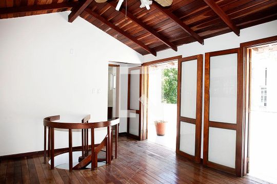 Sala 2 de casa à venda com 3 quartos, 250m² em Menino Deus, Porto Alegre