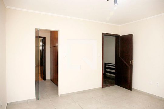 Quarto 1 Suíte de casa à venda com 3 quartos, 250m² em Menino Deus, Porto Alegre