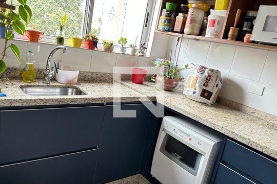 Cozinha de apartamento à venda com 3 quartos, 91m² em Vila Santa Teresa, Santo André