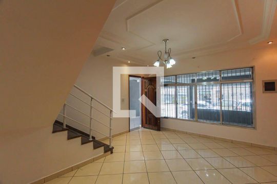 Sala de casa à venda com 4 quartos, 240m² em Jardim Santa Adelia, São Paulo