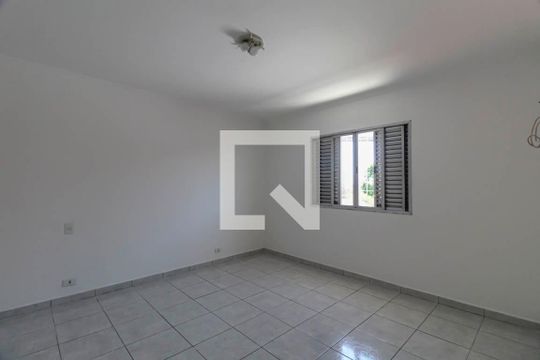 Quarto 1 de casa à venda com 4 quartos, 240m² em Jardim Santa Adelia, São Paulo