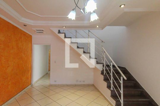 Sala de casa à venda com 4 quartos, 240m² em Jardim Santa Adelia, São Paulo
