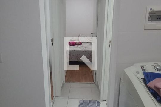 Corredor de apartamento para alugar com 2 quartos, 33m² em Vila Nova Curuca, São Paulo