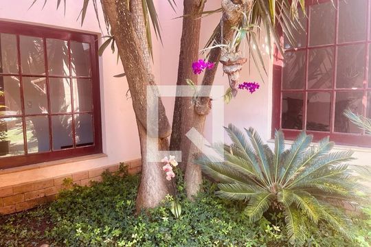 Casa à venda com 4 quartos, 350m² em Residencial Dez (Alphaville), Santana de Parnaíba