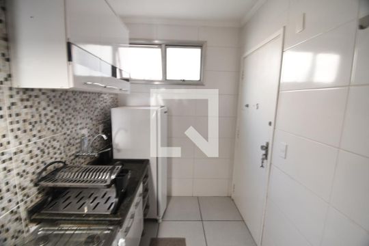 Cozinha de kitnet/studio à venda com 1 quarto, 44m² em Cambuí, Campinas