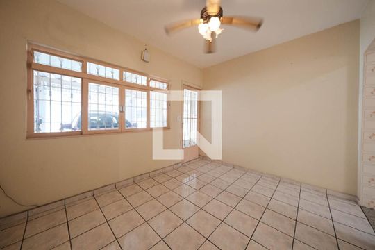 Sala de casa à venda com 8 quartos, 250m² em Jardim Penha, São Paulo