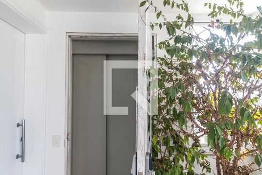 Entrada de apartamento à venda com 3 quartos, 200m² em Empresarial 18 do Forte, Barueri