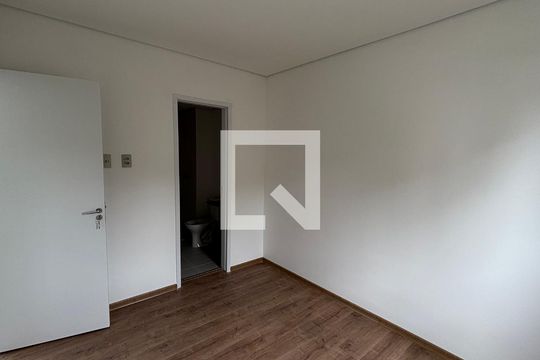Suite de apartamento para alugar com 2 quartos, 50m² em Santa Terezinha, Santo André