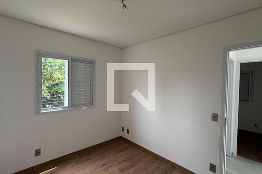 Suite de apartamento para alugar com 2 quartos, 50m² em Santa Terezinha, Santo André